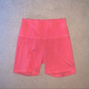 TnaCHILL Atmosphere Hi-rise 5” Short